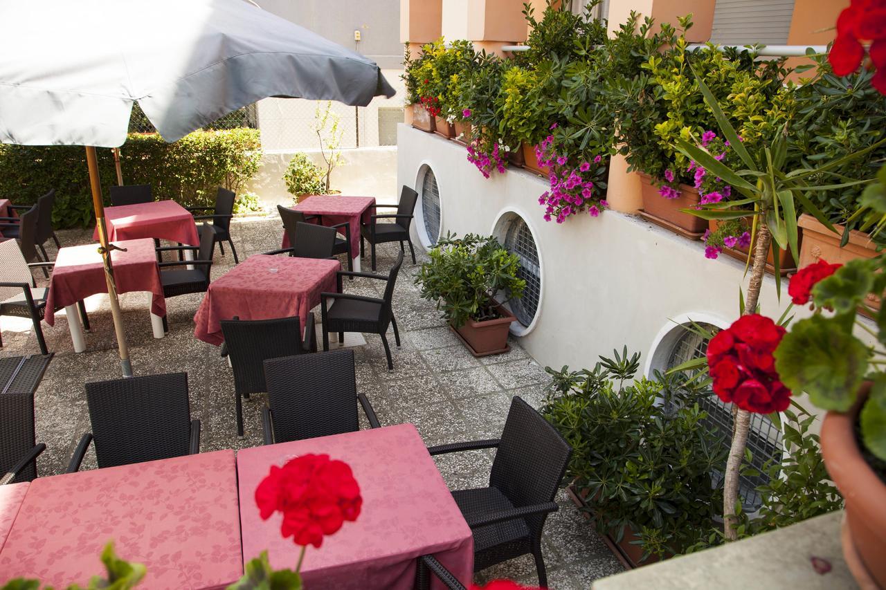 Hotel Amadei Blumen 3*